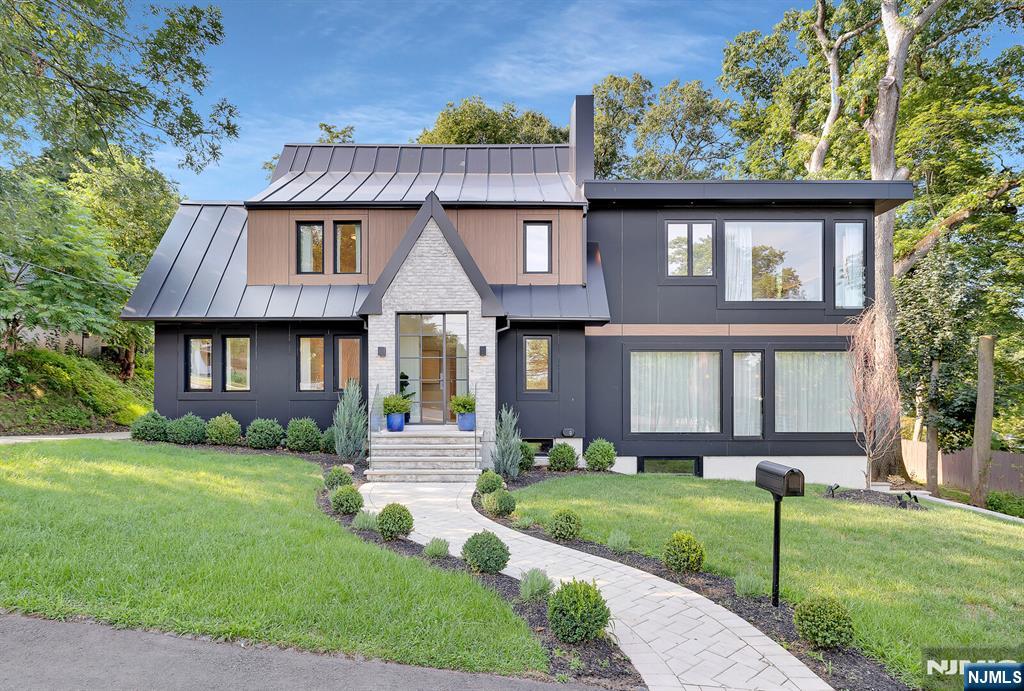 226 Avenue