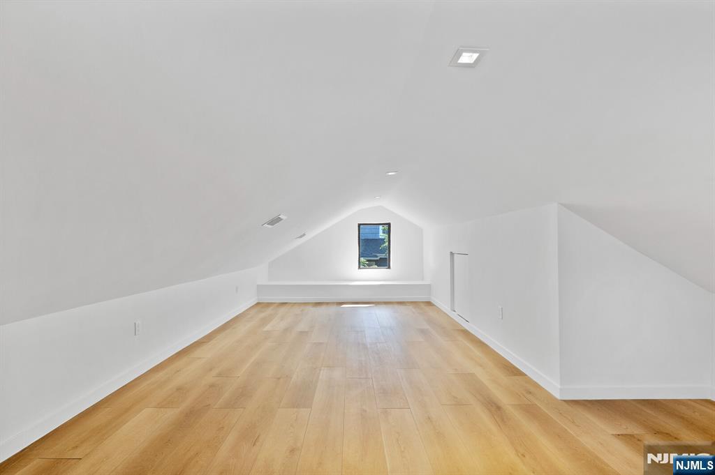 226 Avenue