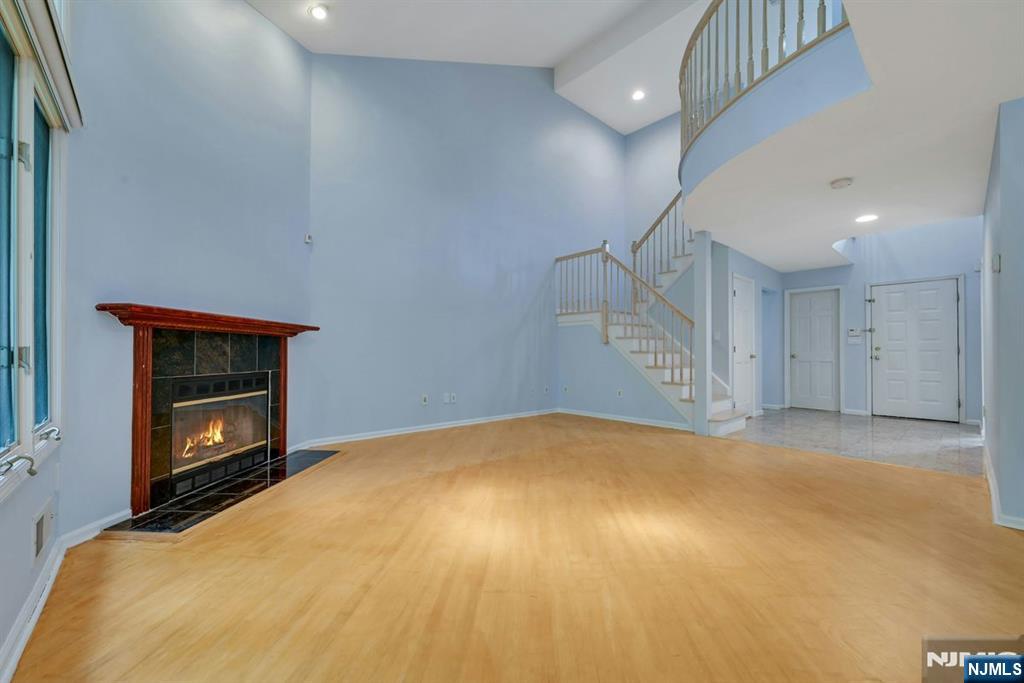 91 Lakeview Drive