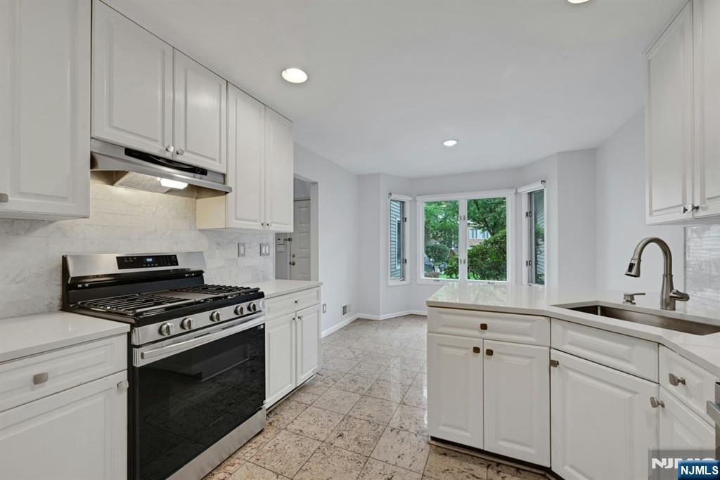 91 Lakeview Drive