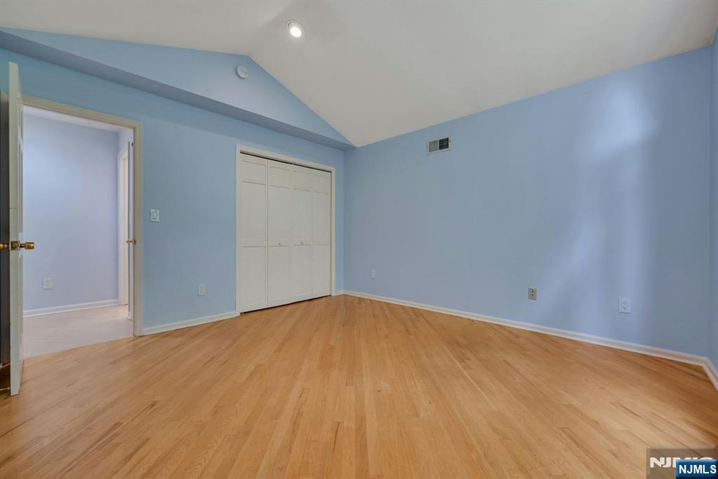 91 Lakeview Drive