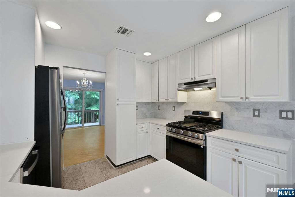 91 Lakeview Drive