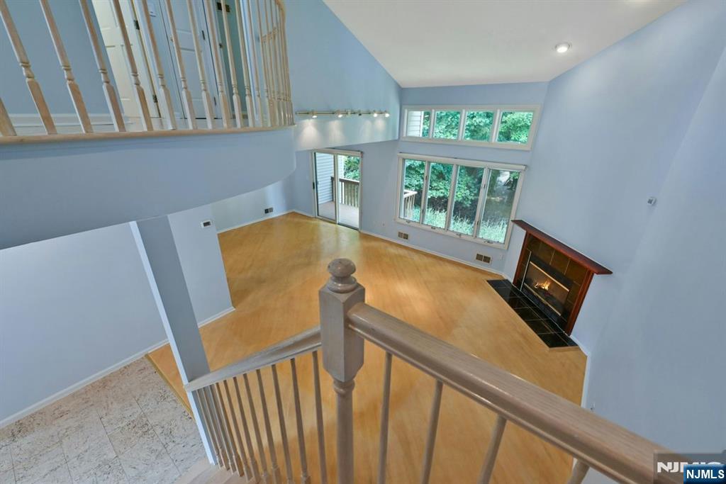 91 Lakeview Drive