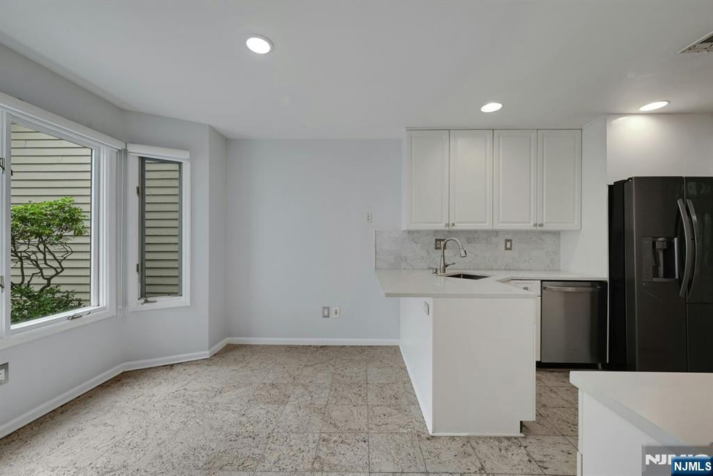 91 Lakeview Drive