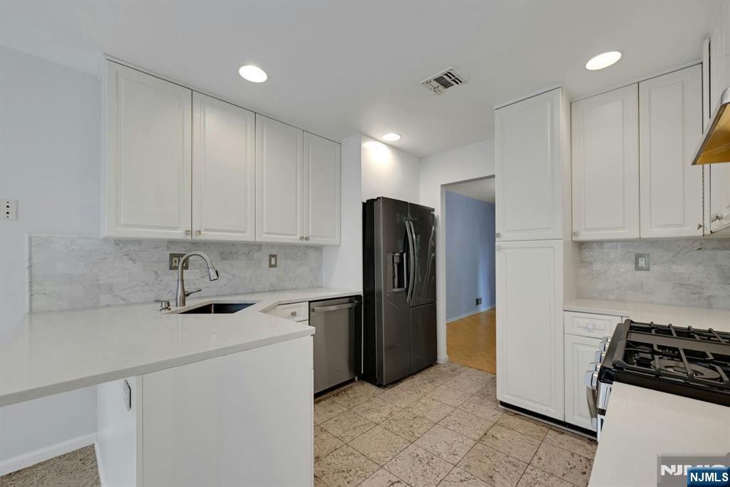 91 Lakeview Drive