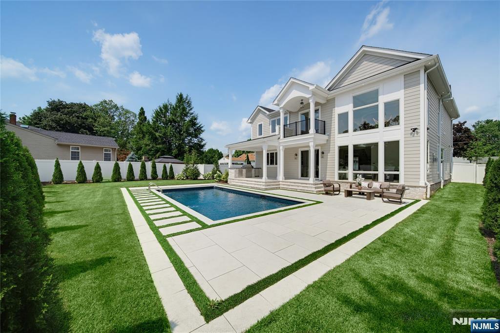92 Oliver Road
