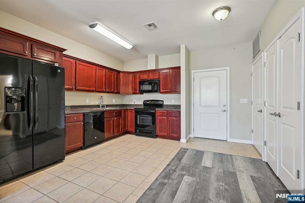 5808 Washington Street 507