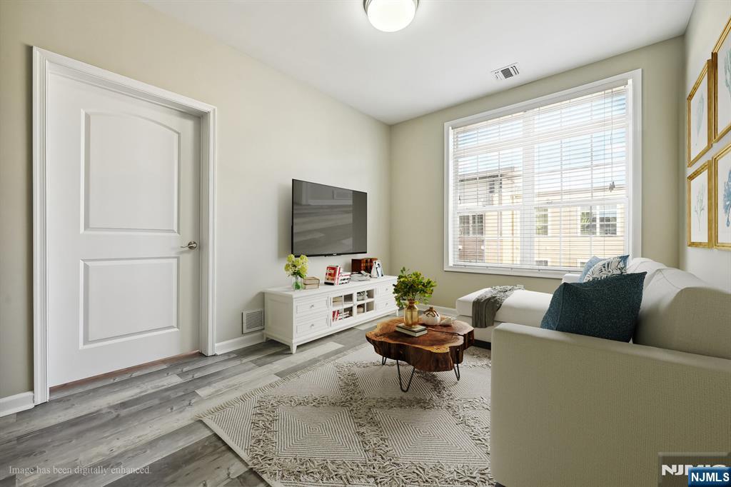5808 Washington Street 507