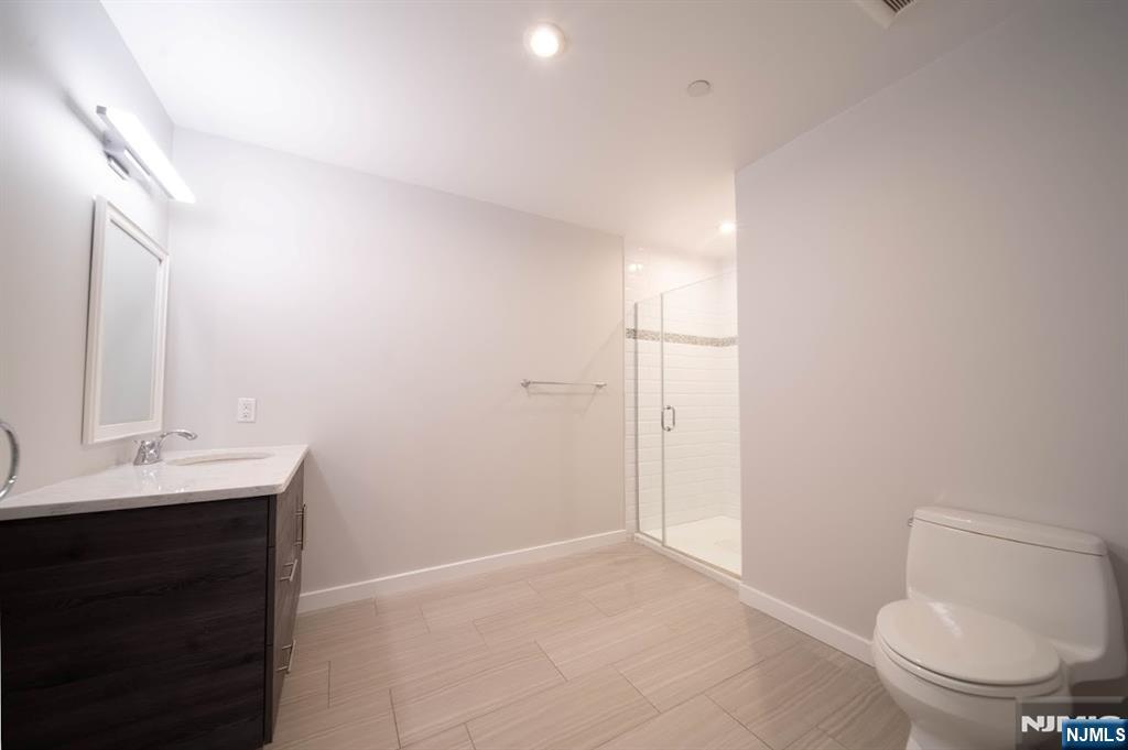 62 Broadway 202