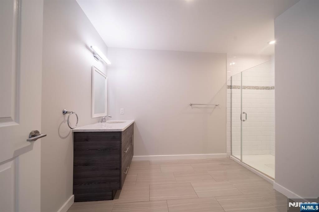 62 Broadway 202