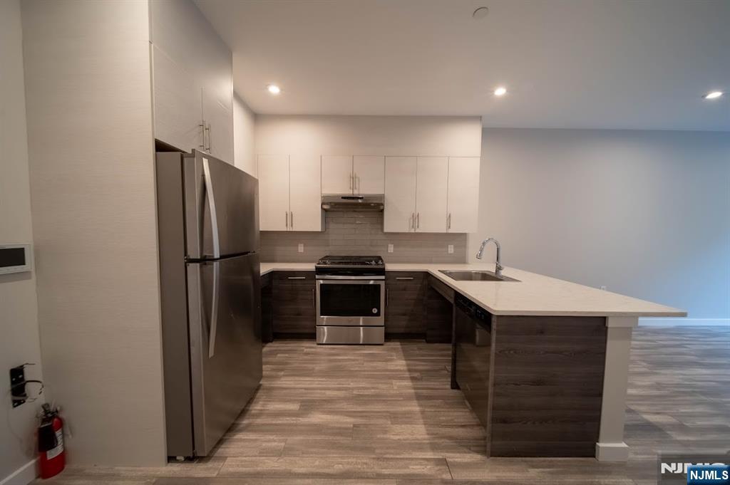 62 Broadway 202
