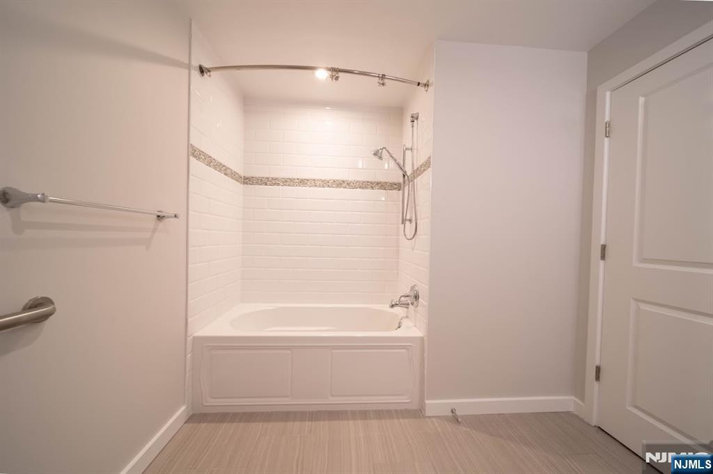 62 Broadway 202