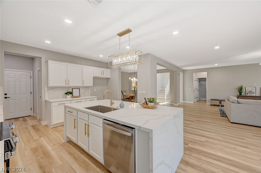 7615 Tierra Montanosa Avenue