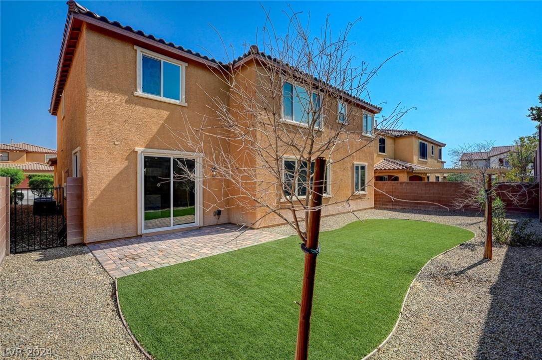 7615 Tierra Montanosa Avenue