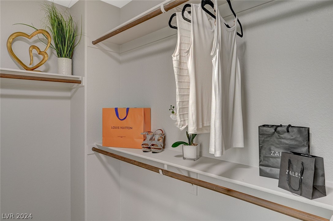 7615 Tierra Montanosa Avenue