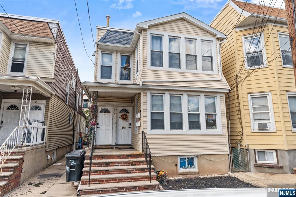 223 Devon Street 2