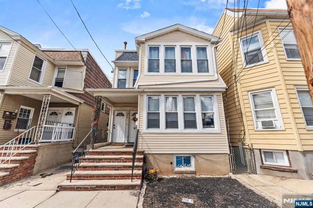 223 Devon Street 2