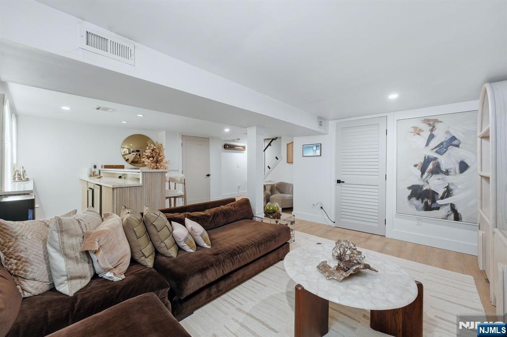 11 Marquette Road