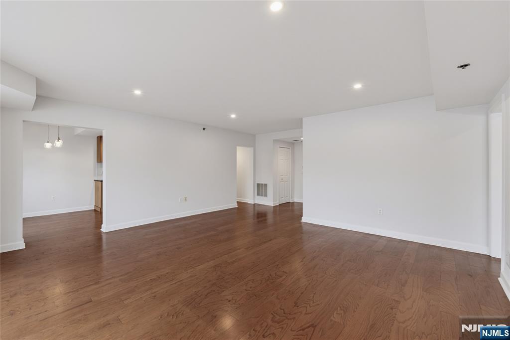 202 Adams Court F202