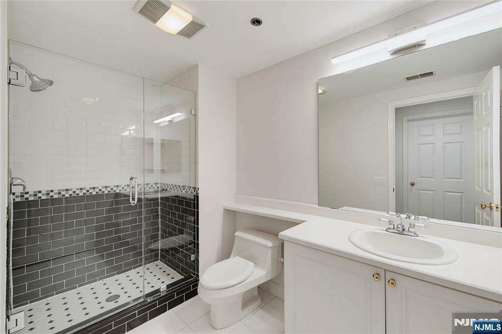 202 Adams Court F202