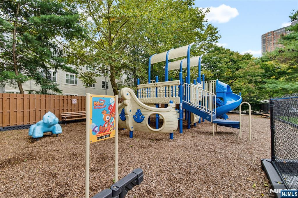 202 Adams Court F202