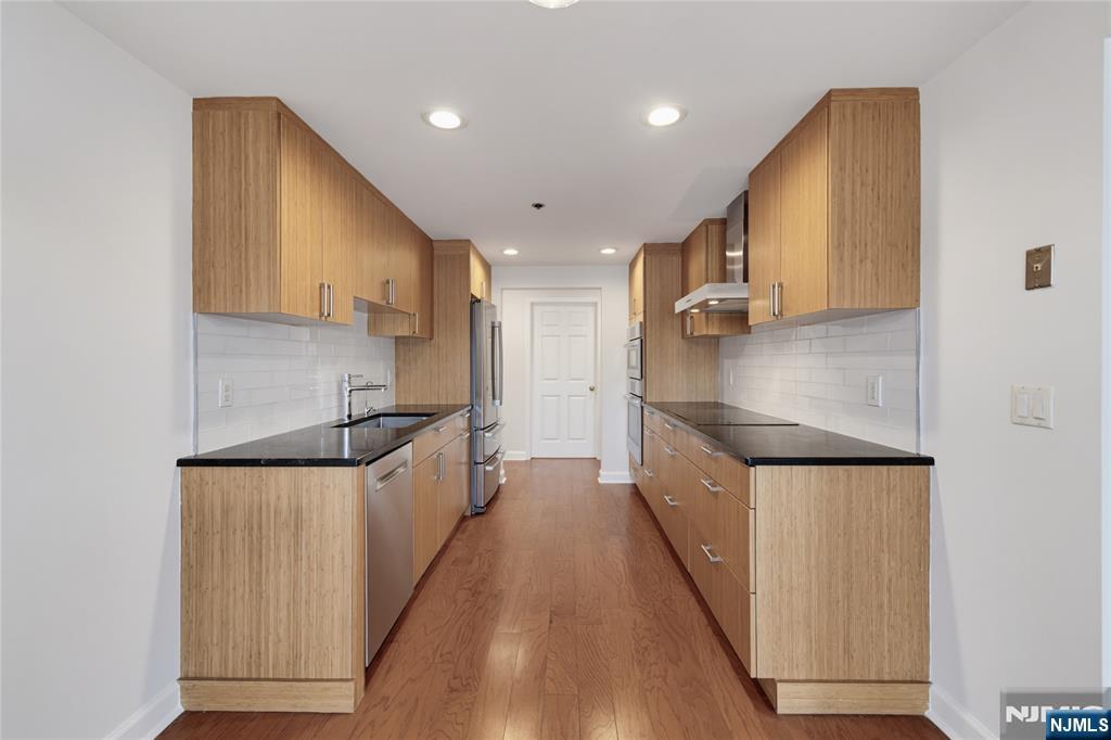202 Adams Court F202