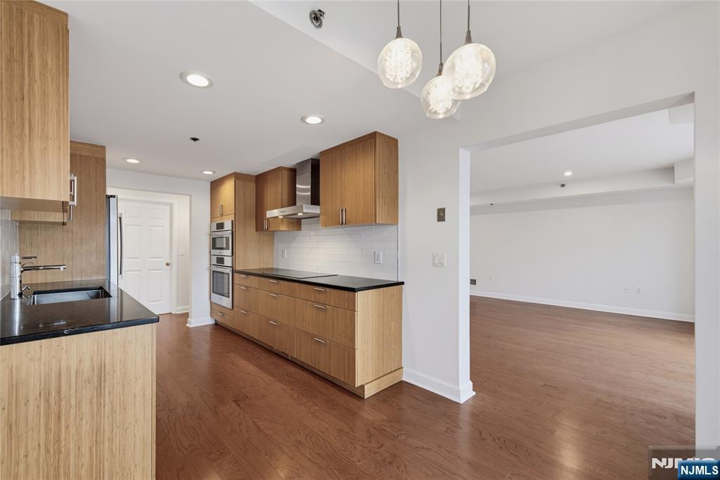 202 Adams Court F202