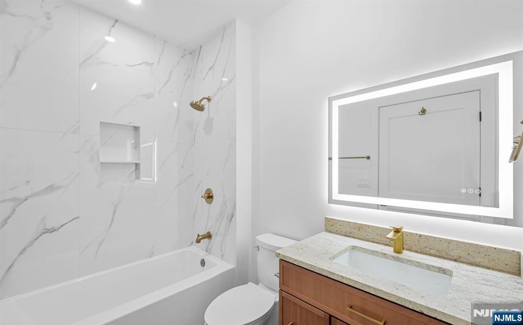 853 Pleasantview Terrace 2