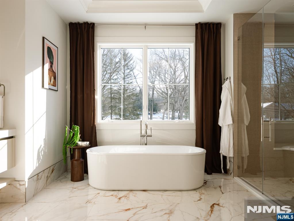 16-18 Paris Avenue 4