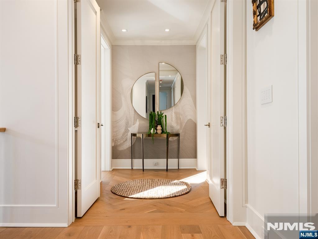 16-18 Paris Avenue 4