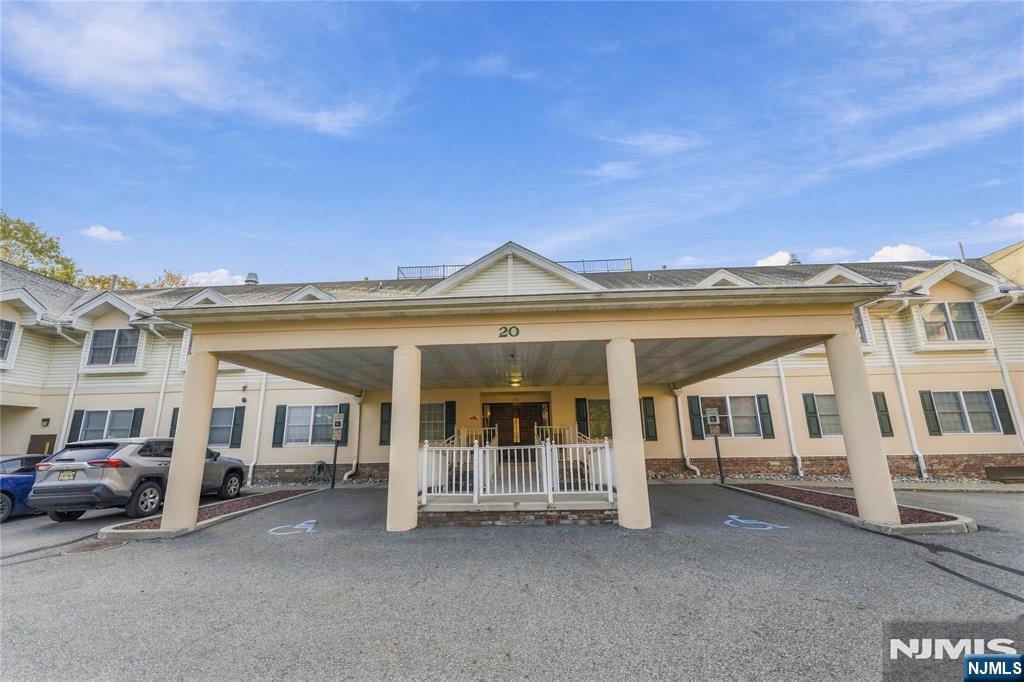 20 Blanche Avenue E204
