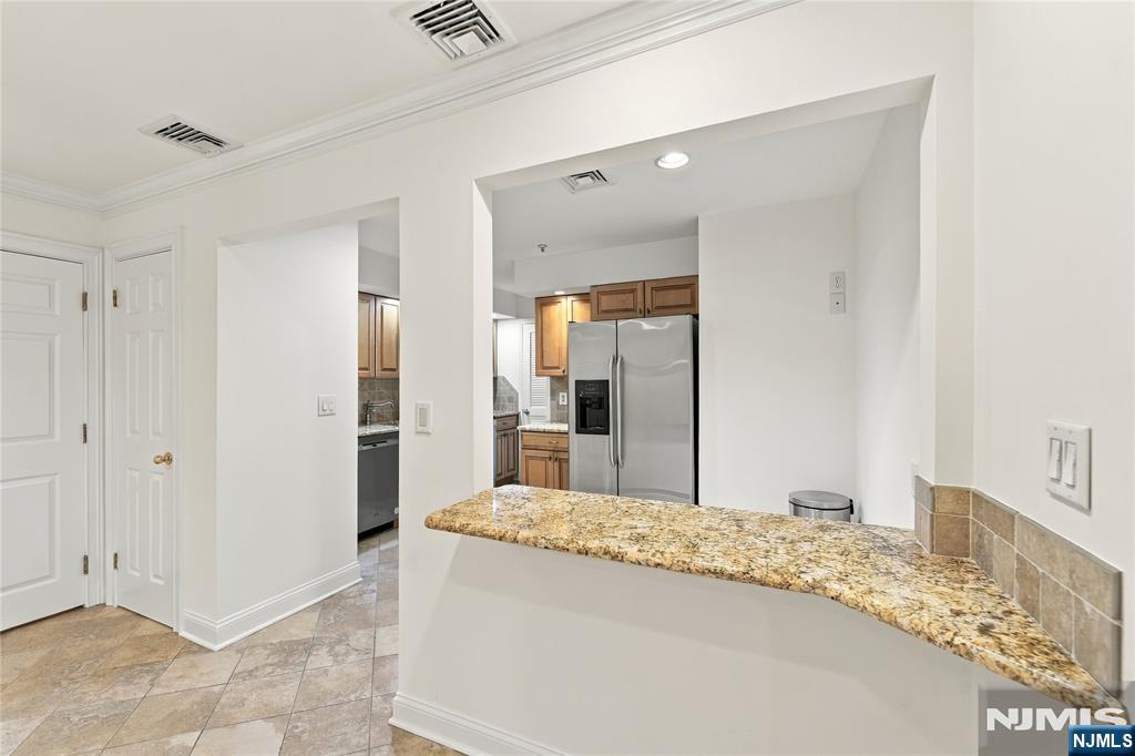 20 Blanche Avenue E204