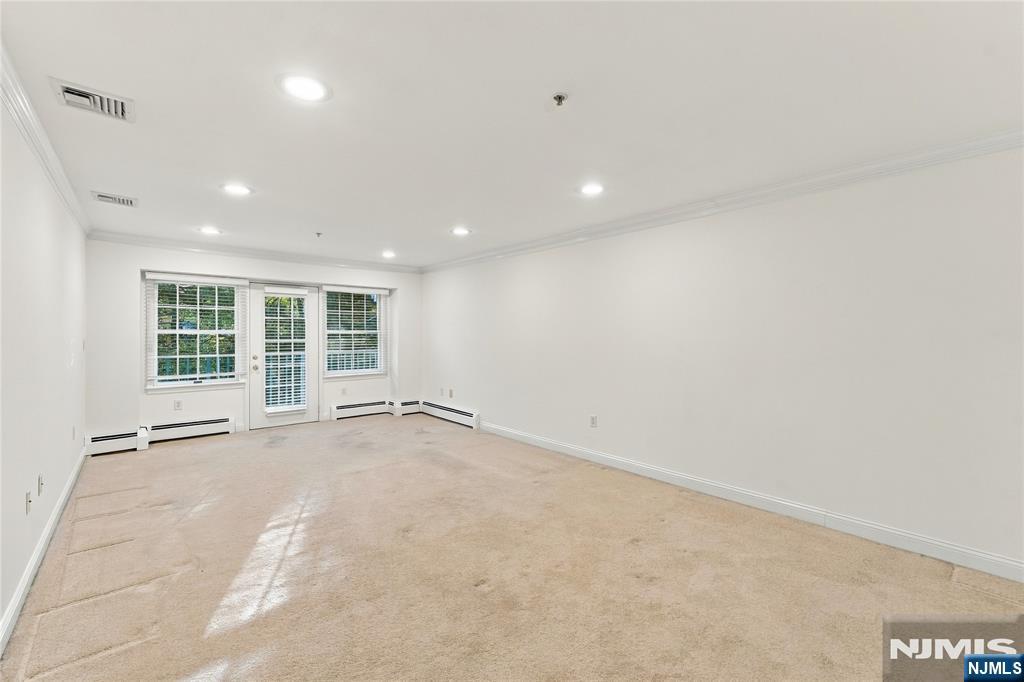 20 Blanche Avenue E204
