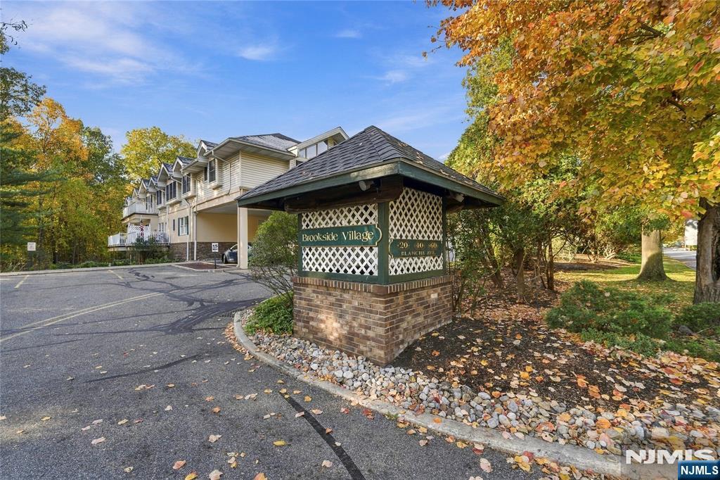 20 Blanche Avenue E204
