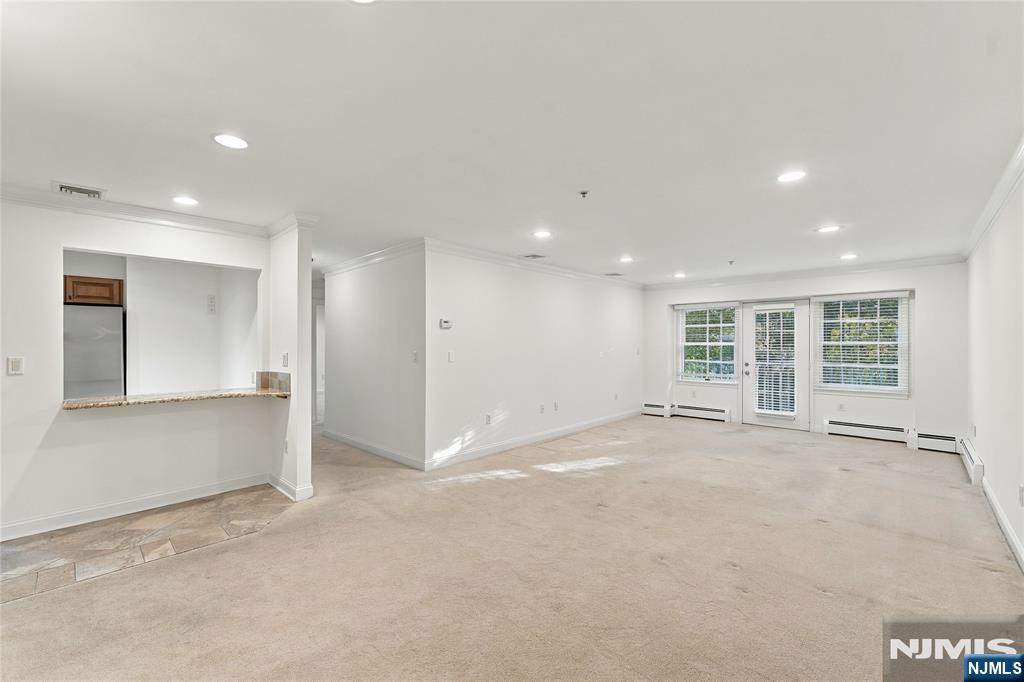 20 Blanche Avenue E204