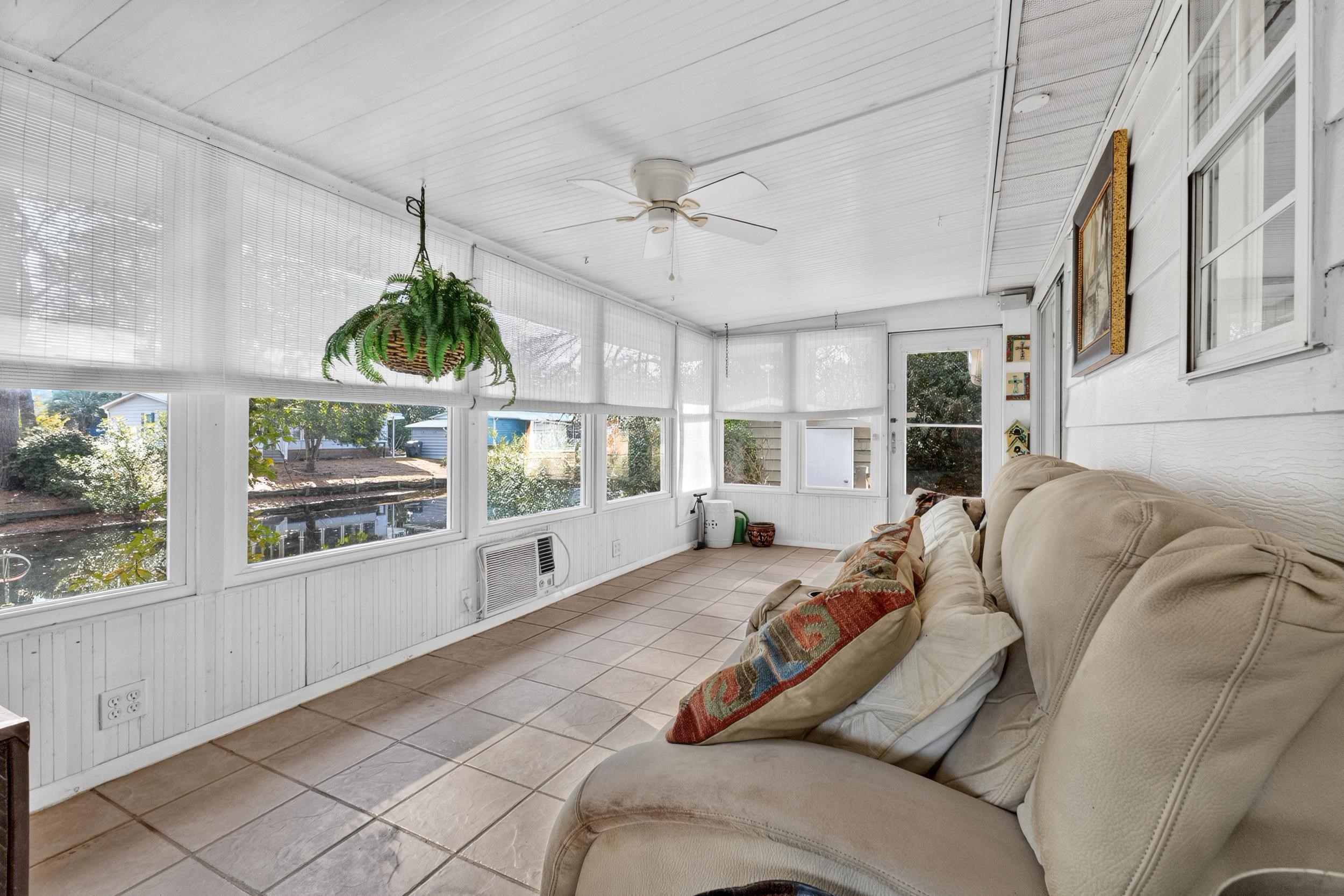 3335 Charleston Trail