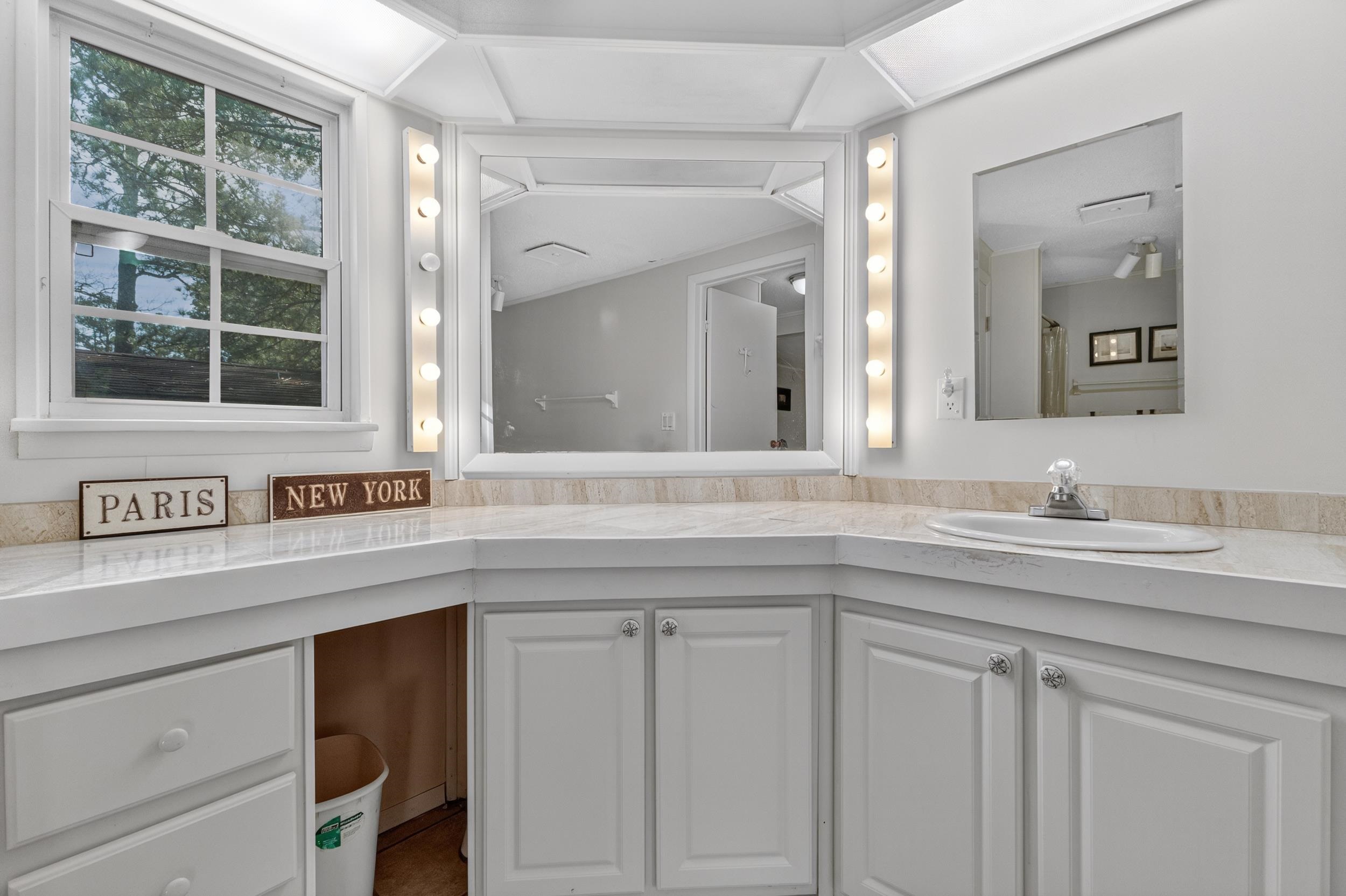 3335 Charleston Trail