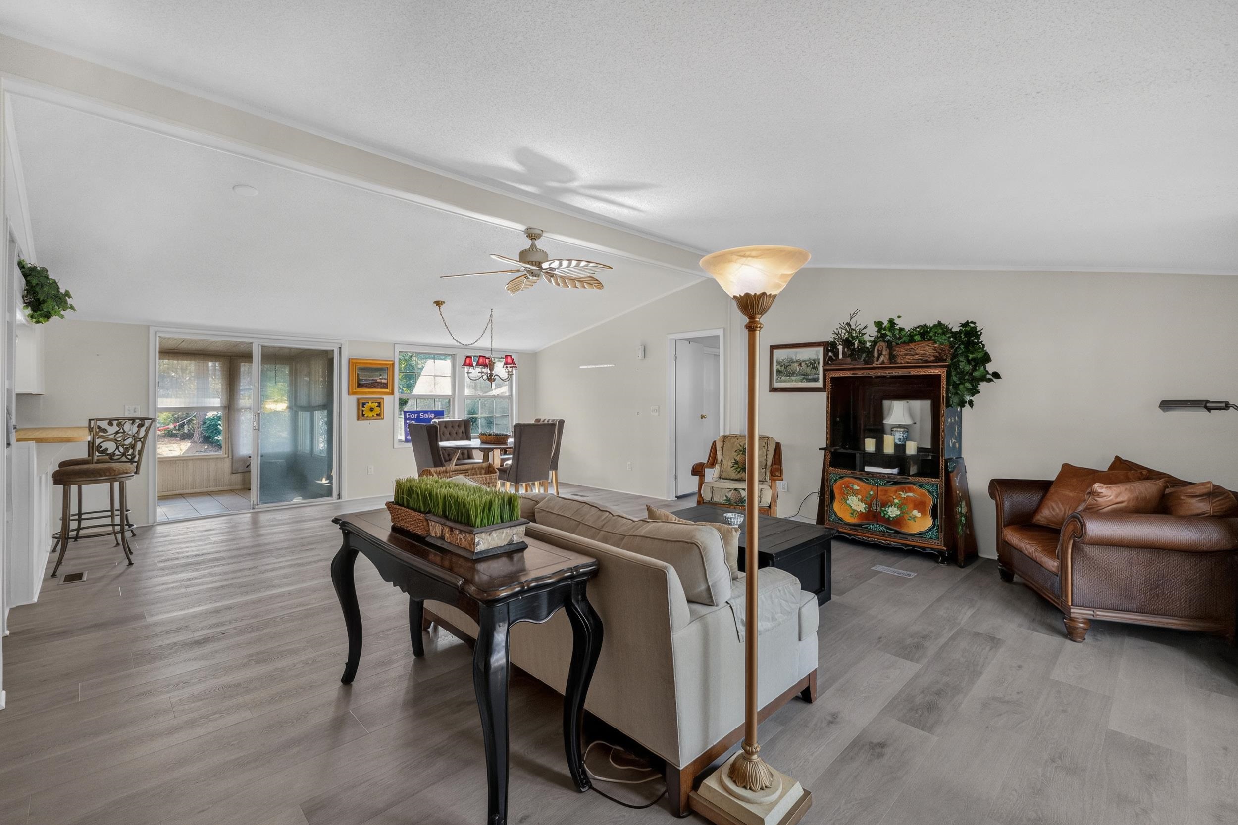 3335 Charleston Trail