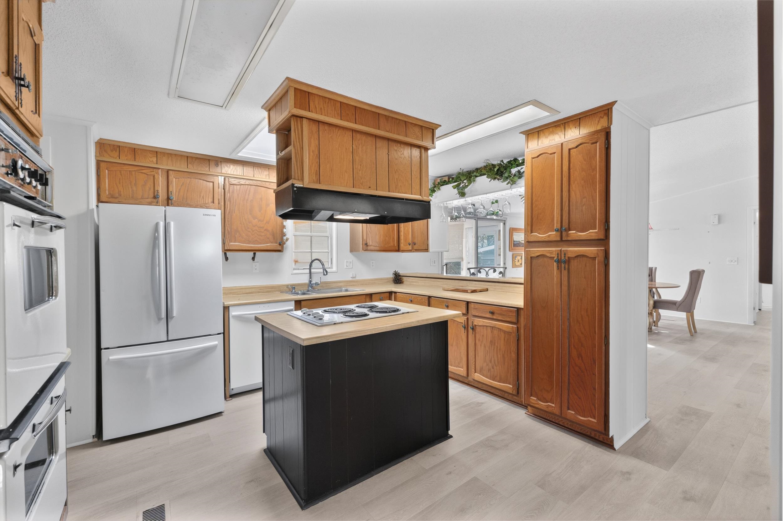 3335 Charleston Trail