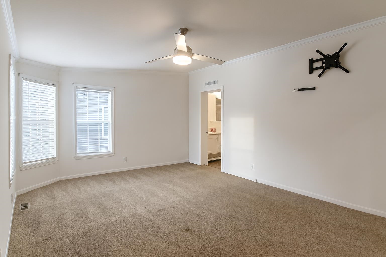 4033 Bubeck Dr.