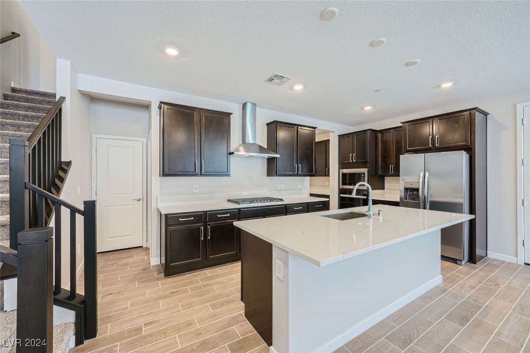 11391 Peak Landing Avenue