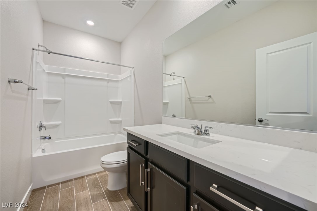 11391 Peak Landing Avenue