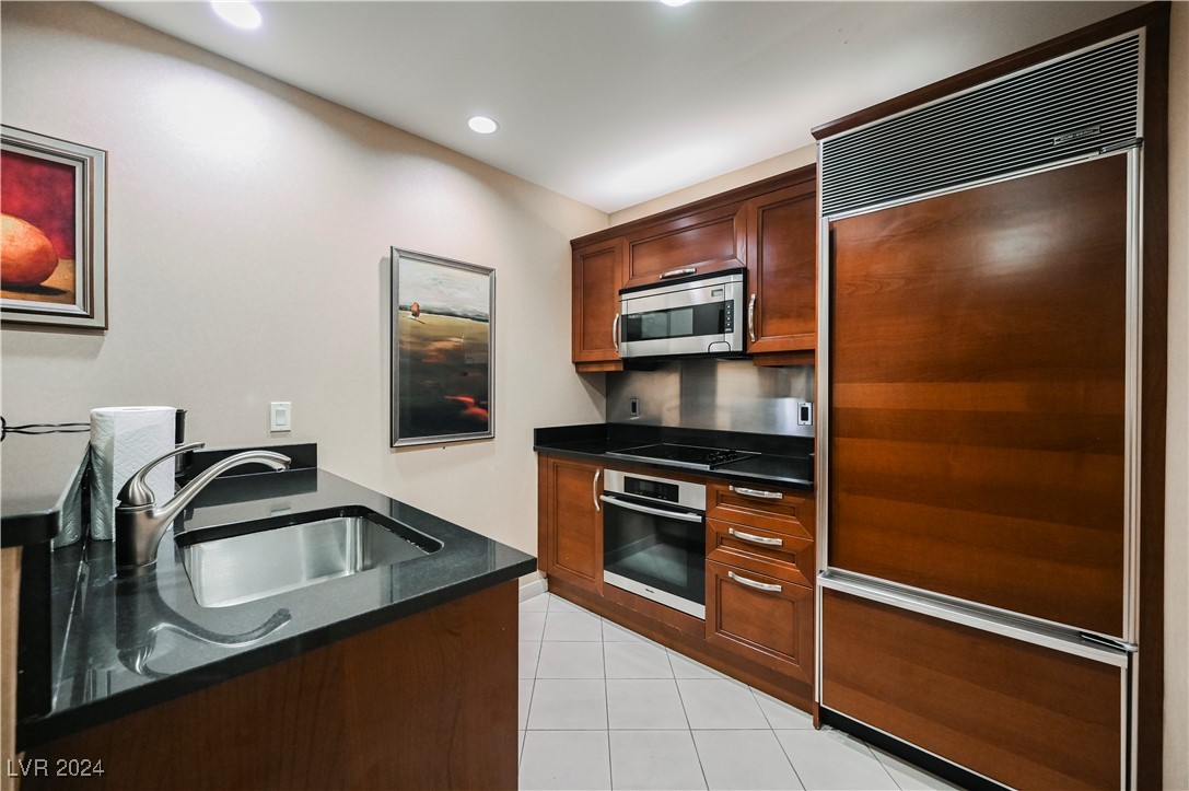 125 East HARMON Avenue 414