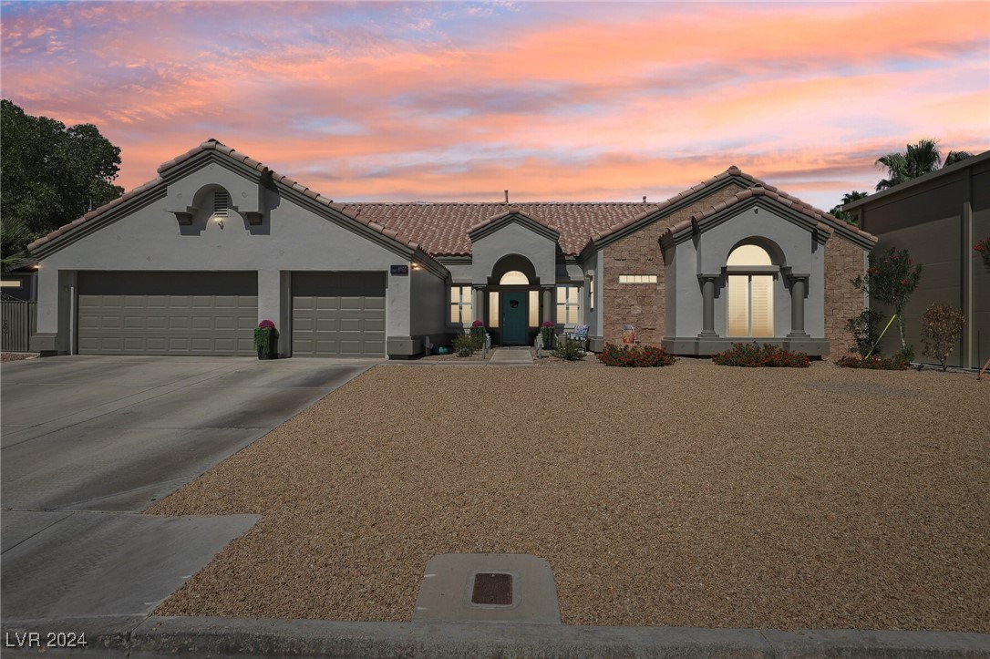 3127 Redwood Street