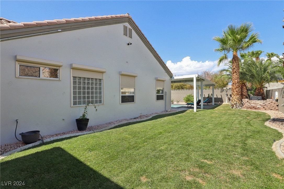 3127 Redwood Street