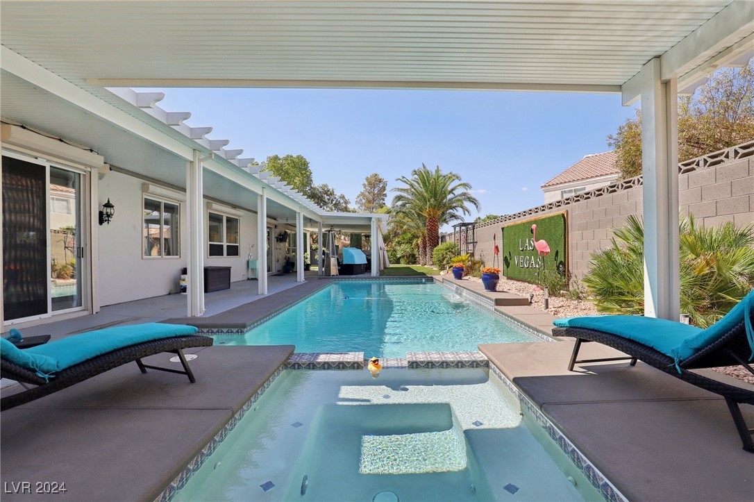 3127 Redwood Street