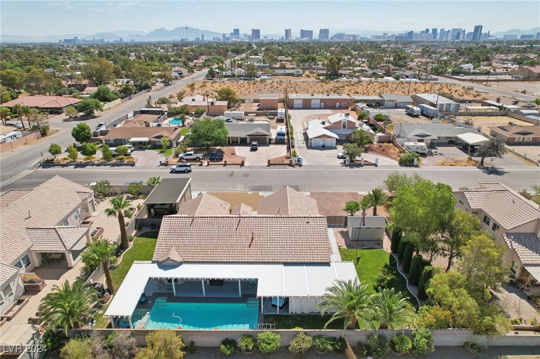 3127 Redwood Street
