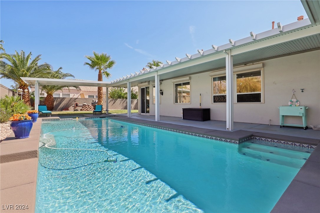 3127 Redwood Street