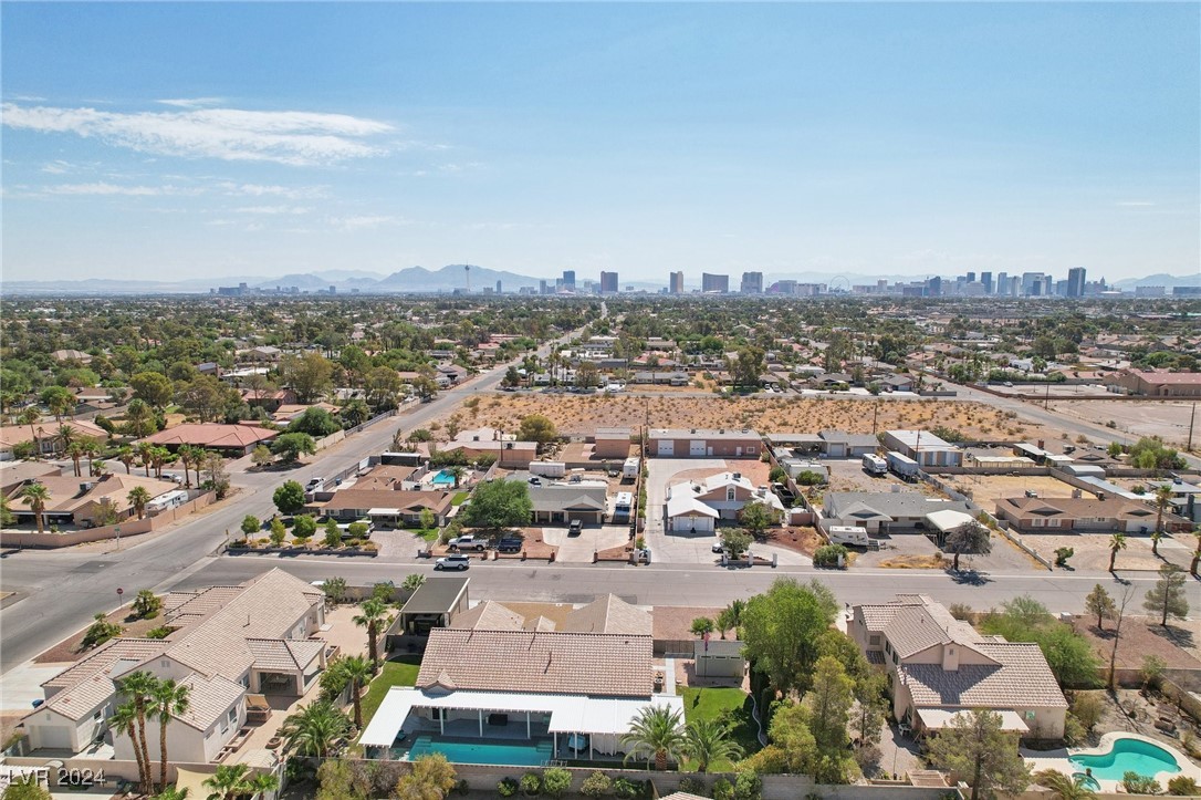 3127 Redwood Street