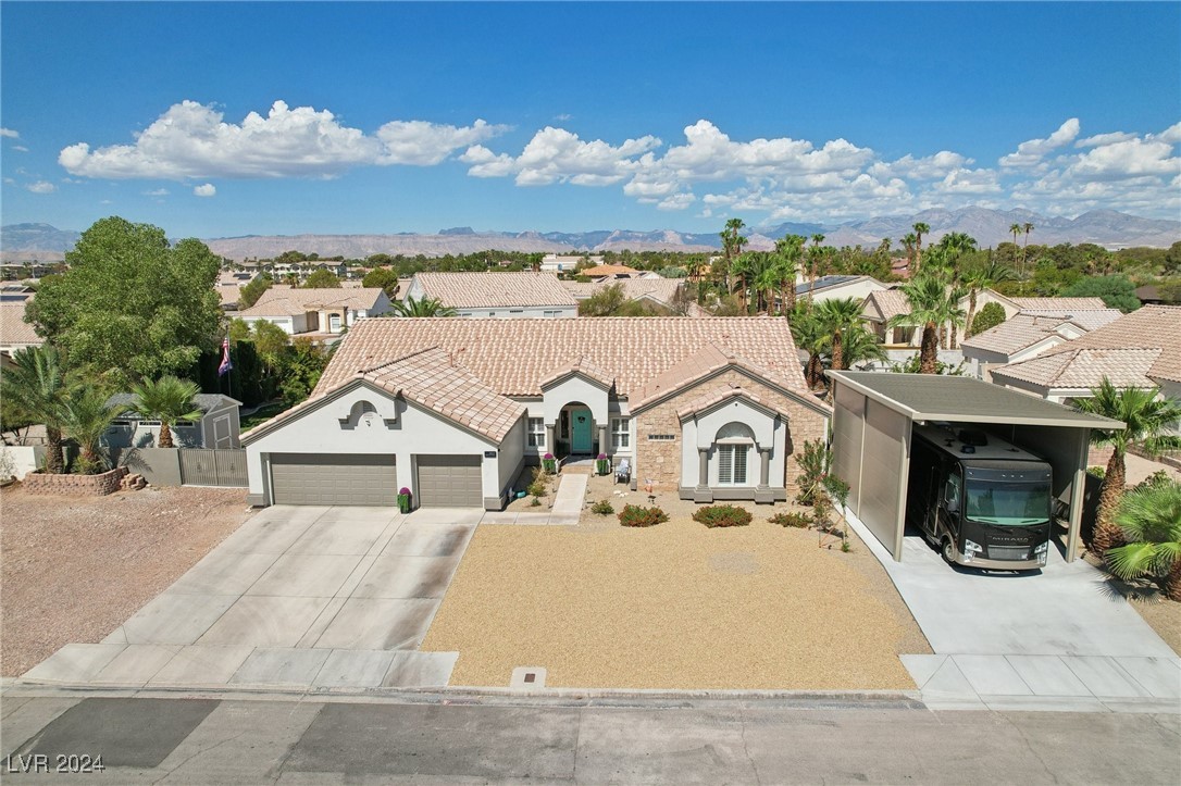 3127 Redwood Street